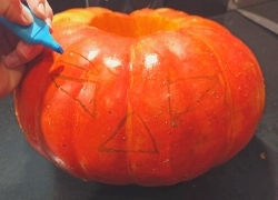 Halloween : activité DIY pour créer votre citrouille, étape 3